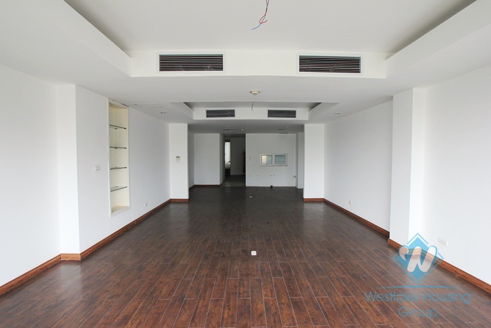 High floor office for lease in Ba Dinh District, Hanoi